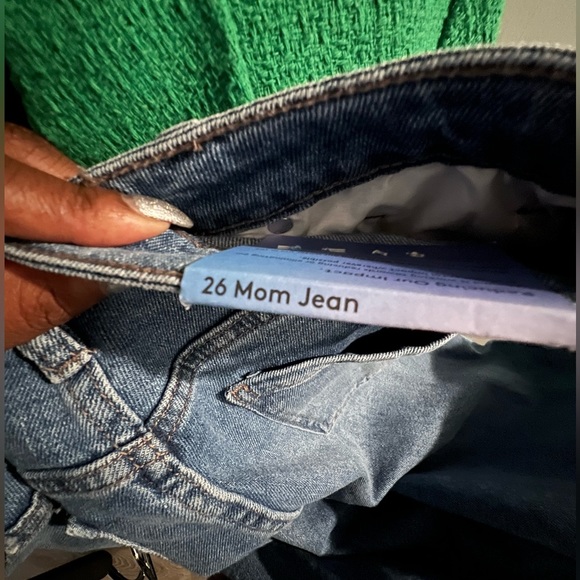 Button-Fly ✨ Sustainable 💦 Mom Jeans 👖 - Picture 2 of 8